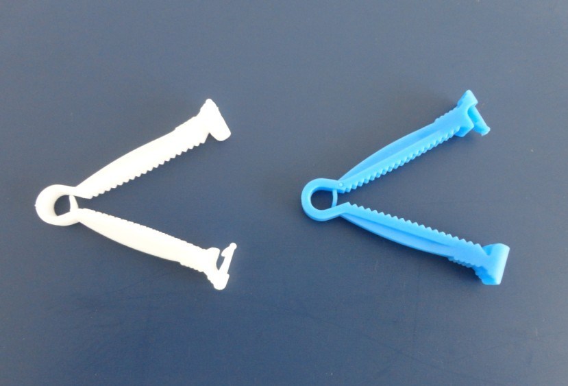 Surgical Sterile Disposable Umbilical Cord Clamp For Holding Newborn's